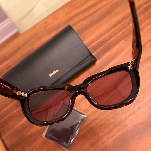 MaxMara Tortoise Shell Sunglasses - Picture 4 of 10